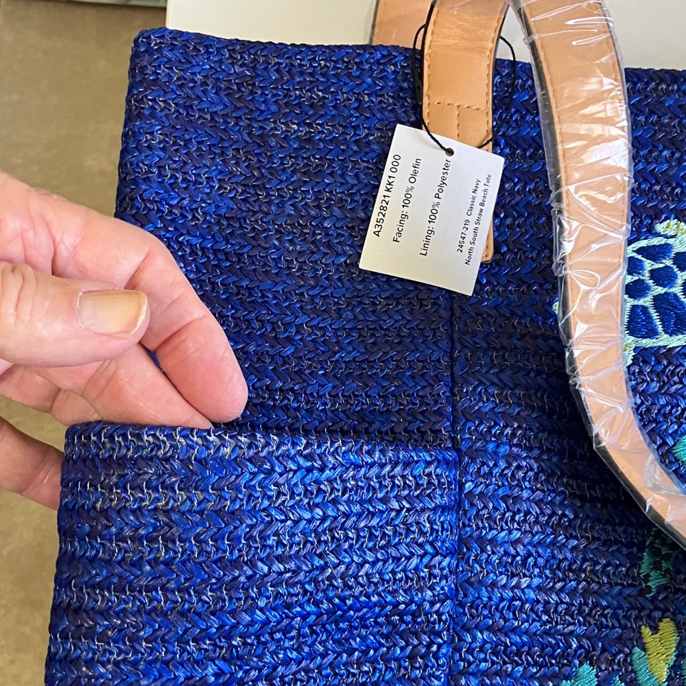 Gorgeous New Vera Bradley tote - Picture 14 of 15